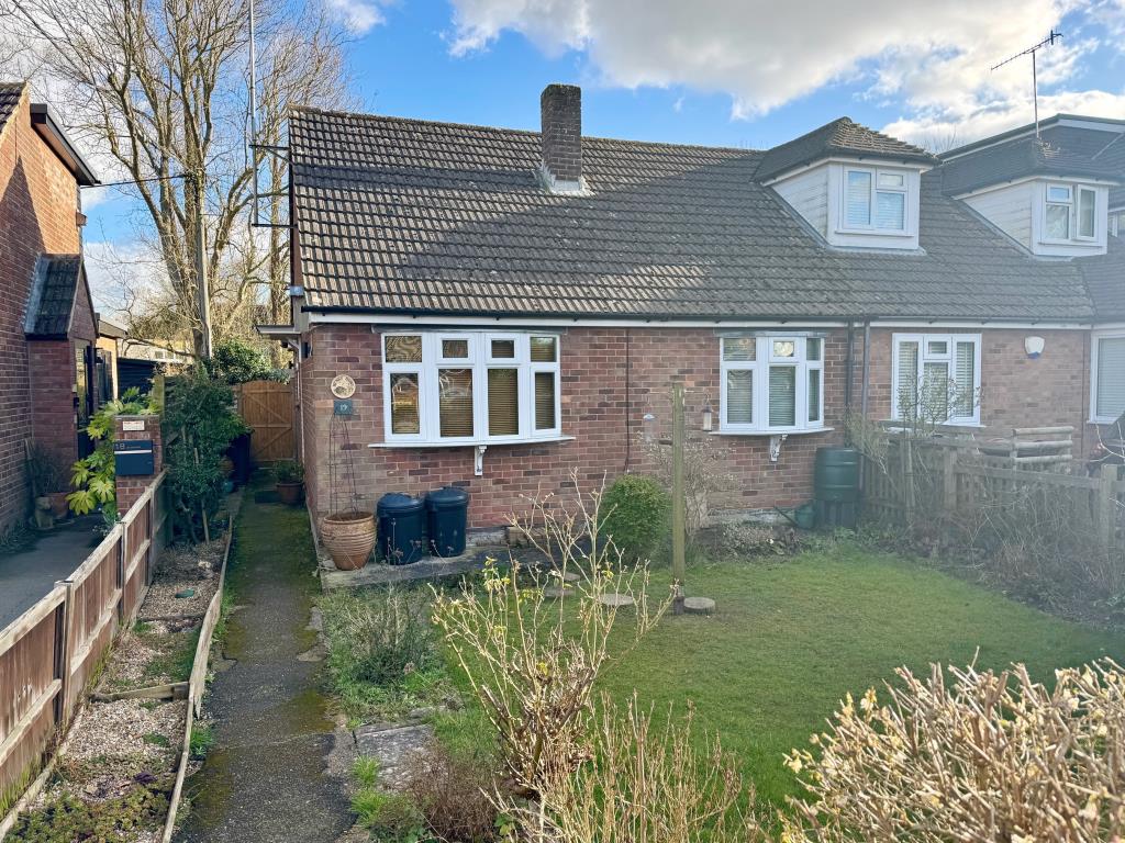 Lot: 156 - DOUBLE BAY WINDOW TWO-BEDROOM SEMI-DETACHED BUNGLAOW - Front of bungalow